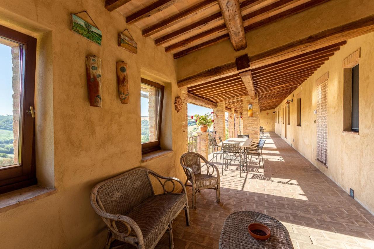 Agriturismo Vergelle มอนตาลชิโน ภายนอก รูปภาพ