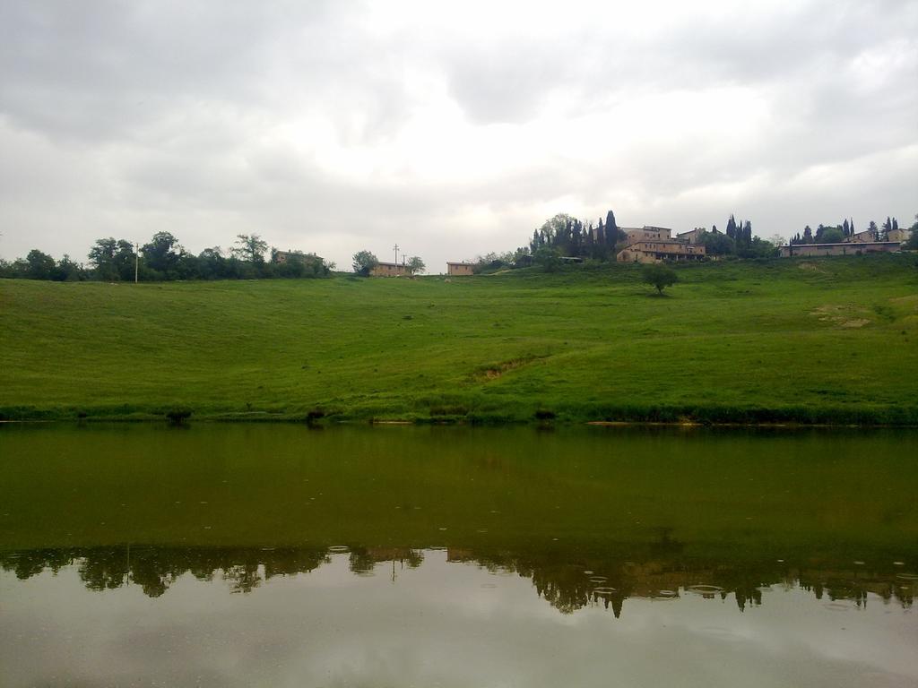 Agriturismo Vergelle มอนตาลชิโน ภายนอก รูปภาพ